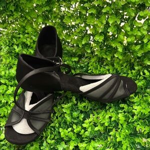 💚 Black Women's Dancing Shoes